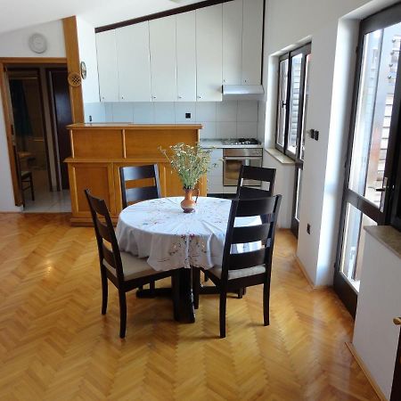 Apartman Lucijan Marusici  Zewnętrze zdjęcie