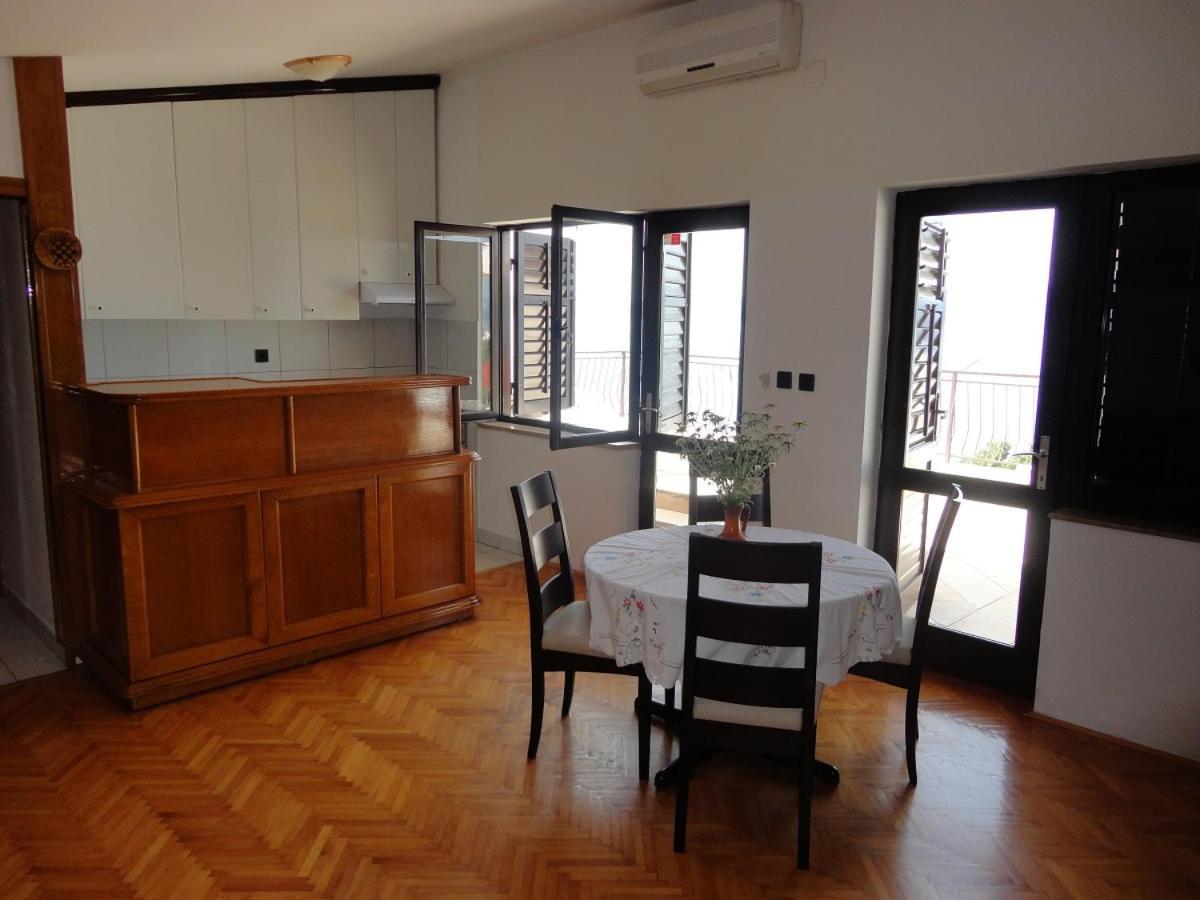 Apartman Lucijan Marusici  Zewnętrze zdjęcie